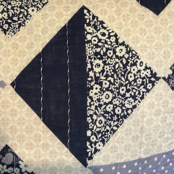 Rachel Ashwell The Farmhouse 22”x 22” Patchwork Down Alternative Pillow NEW - Picture 4 of 16